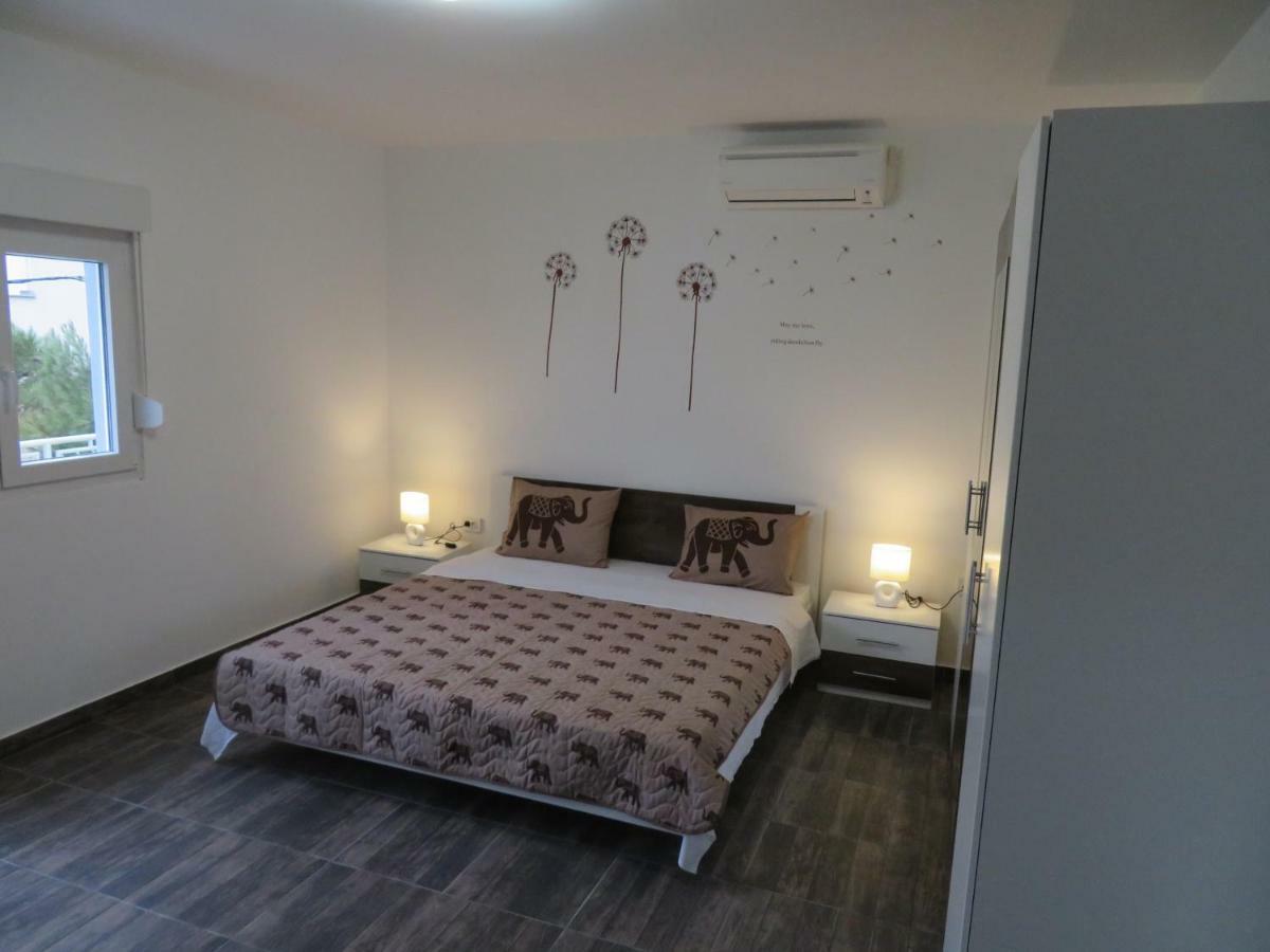 Apartments La Bombonera สตารีกราด-ปาเคลนีซา ภายนอก รูปภาพ